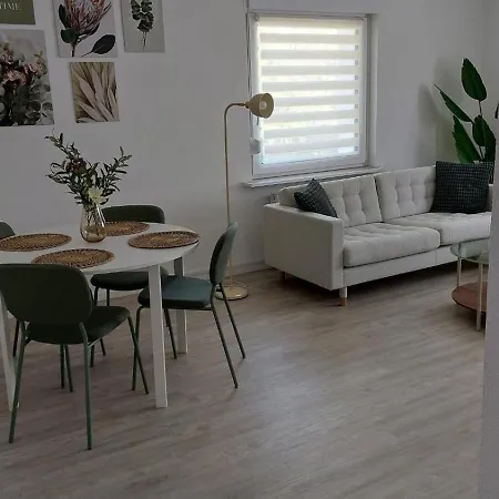 Modernes Wohnen In *